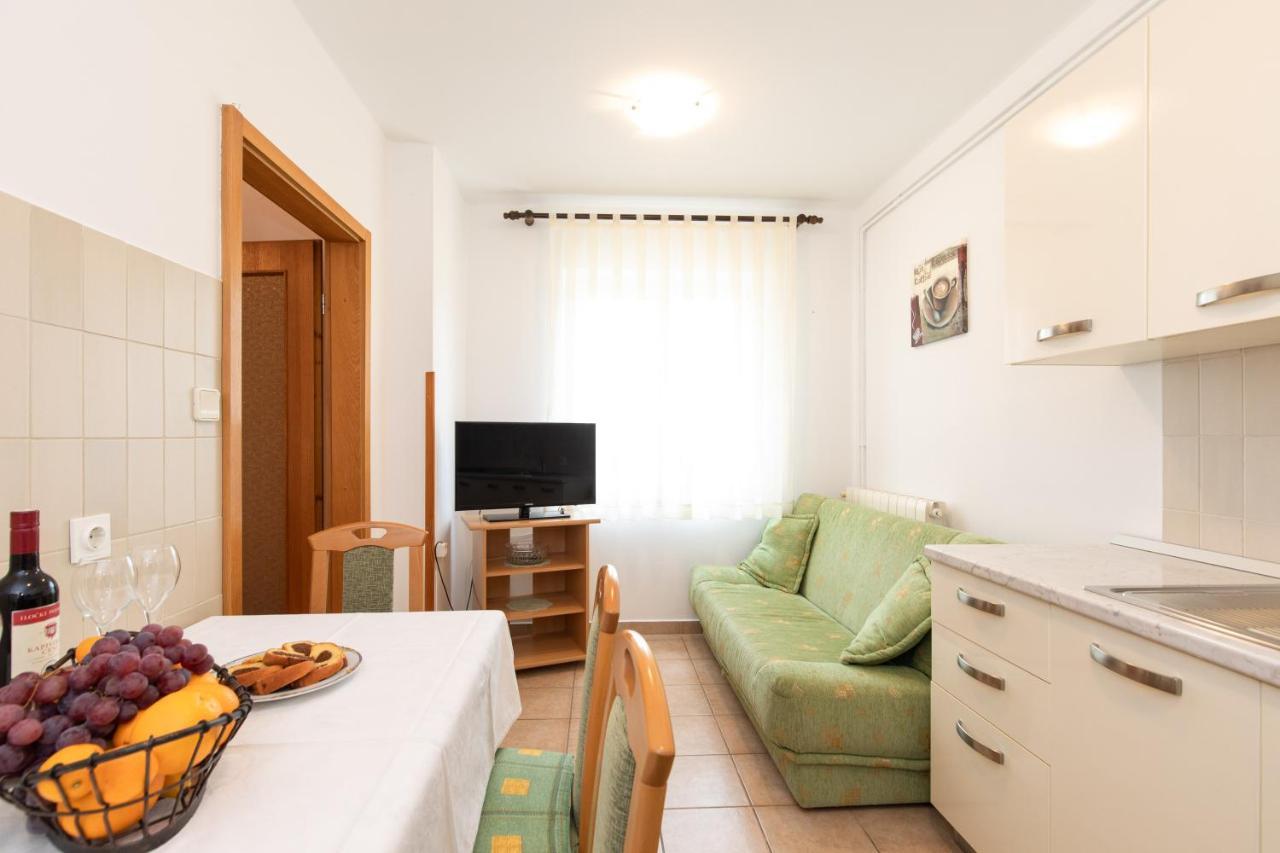 Appartamento Justic Krk Town Esterno foto