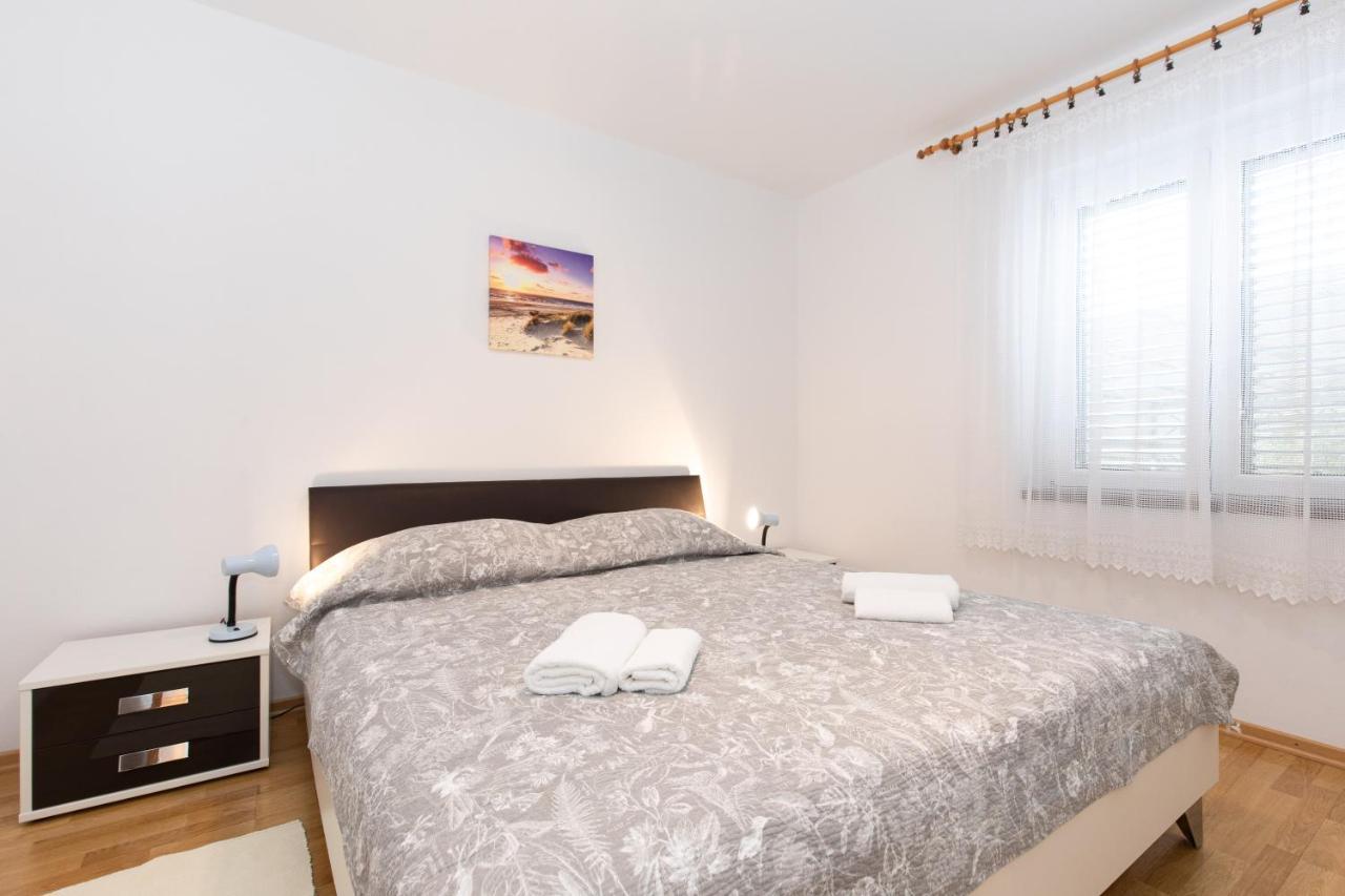 Appartamento Justic Krk Town Esterno foto